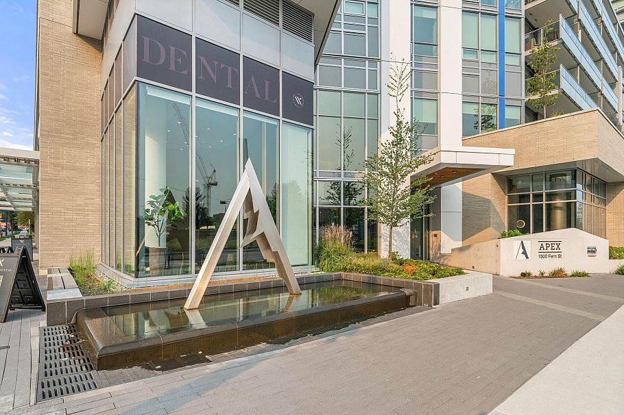 1401 1500 Fern Street North Vancouver, BC - 2