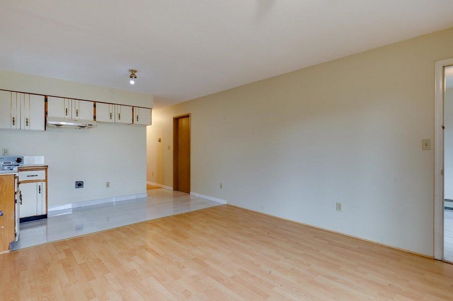 311 E 38th Avenue Vancouver, BC - 3