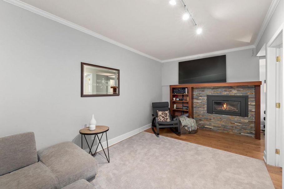 145 E Kensington Road North Vancouver, BC - 32