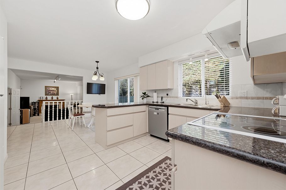 2716 Byron Road North Vancouver, BC - 12