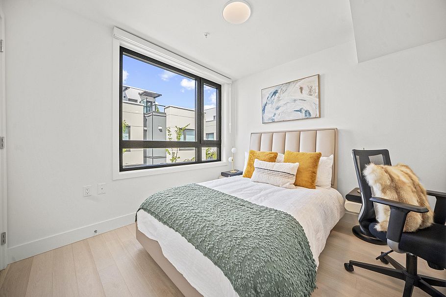 6352 Oak Street Vancouver, BC - 8