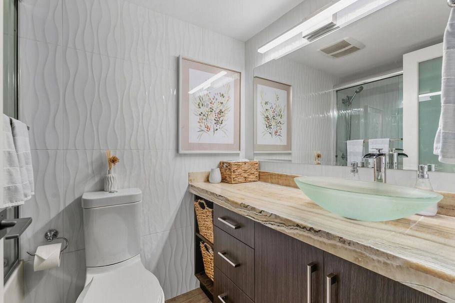 521 666 Leg In Boot Square Vancouver, BC - 31