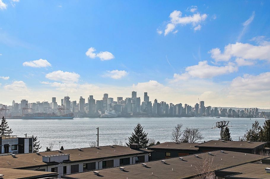 27 533 E 3rd Street North Vancouver, BC - 29