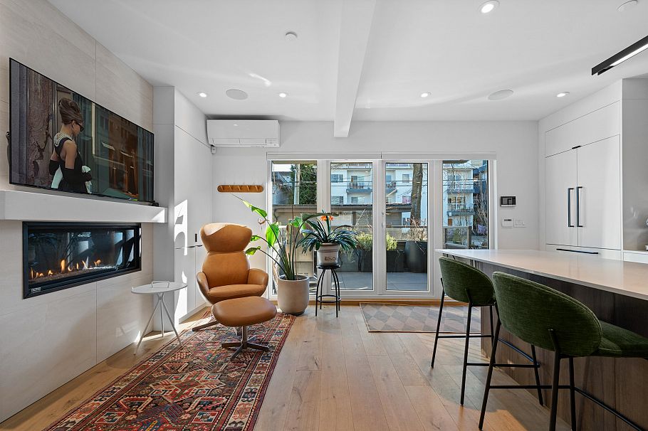 2142 W 1st Avenue Vancouver, BC - 16