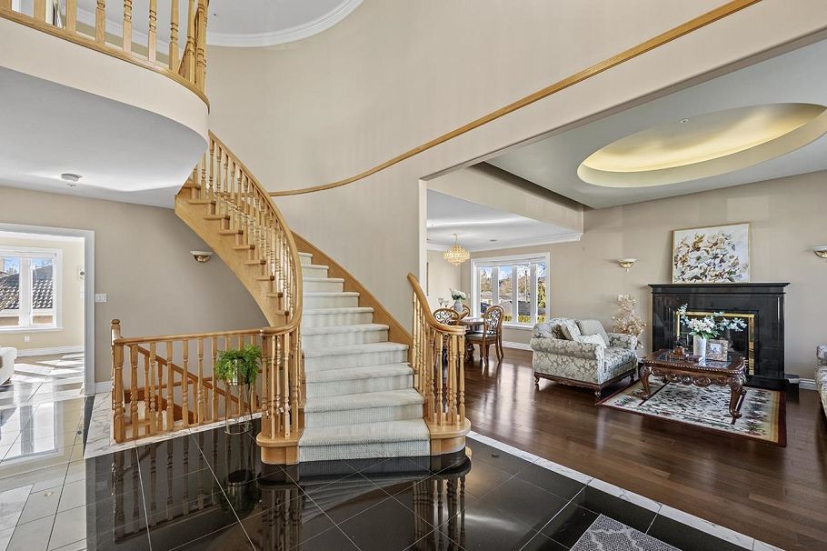 2288 W 20th Avenue Vancouver, BC - 4