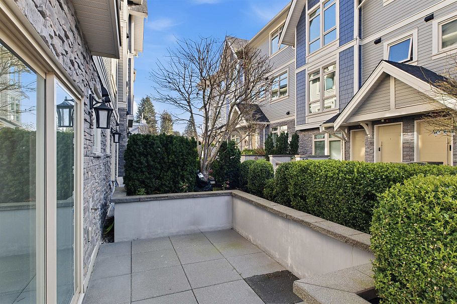 1 115 W Queens Road North Vancouver, BC - 27