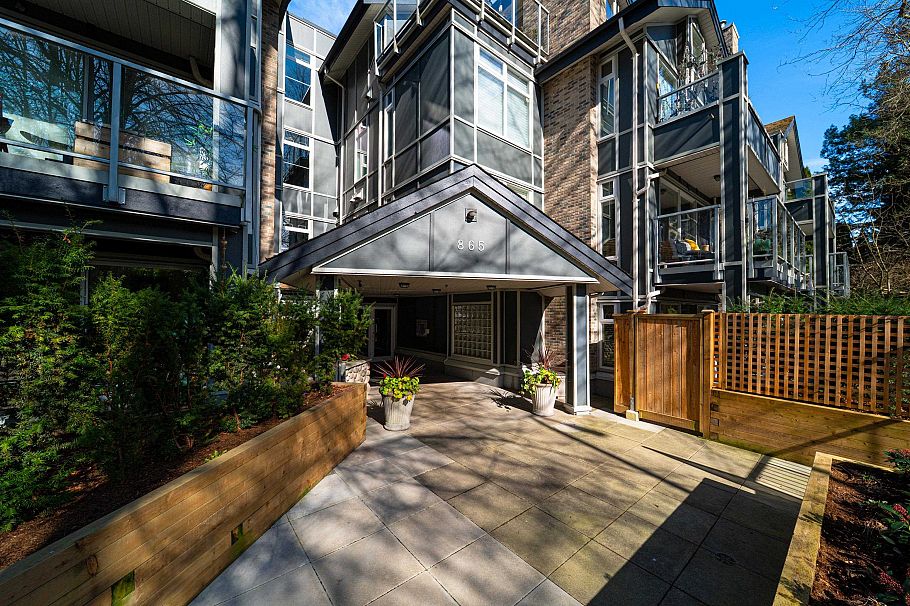 PH3 865 W 15 Avenue Vancouver, BC - 2