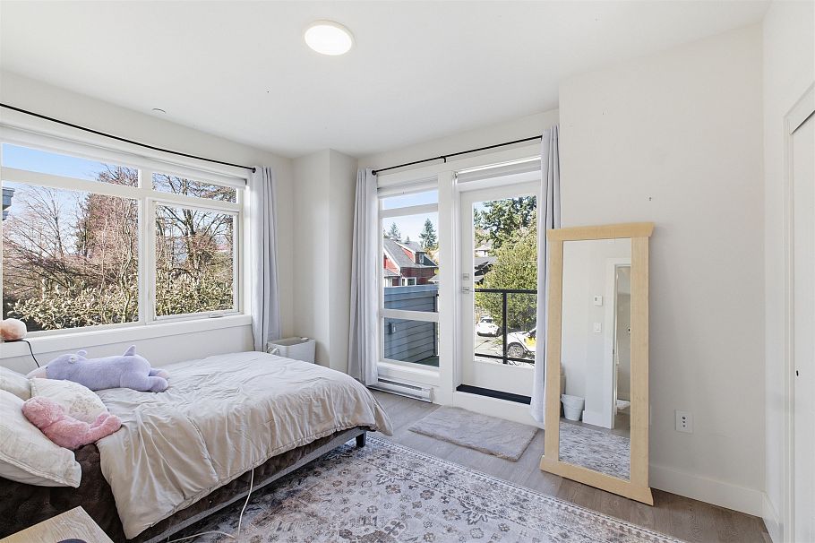 1 115 W Queens Road North Vancouver, BC - 22