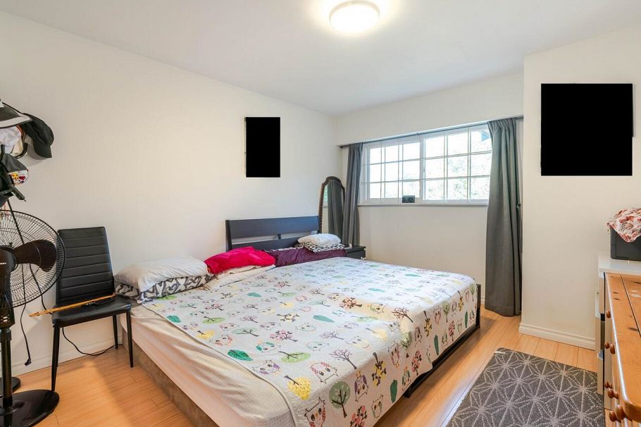 2216 E 41st Avenue Vancouver, BC - 9