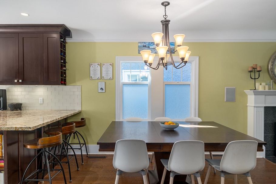 3432 W 13th Avenue Vancouver, BC - 11