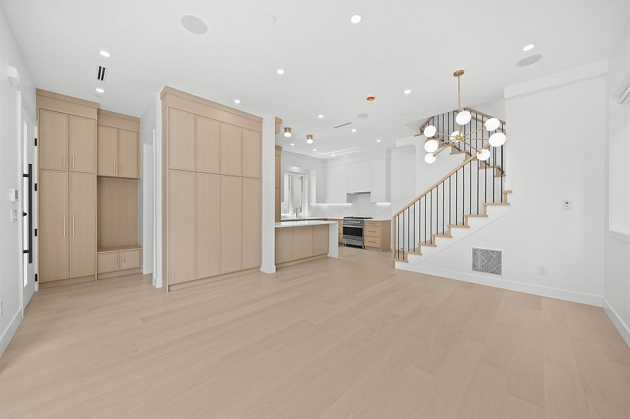 1 6461 E Prince Edward Street Vancouver, BC - 4