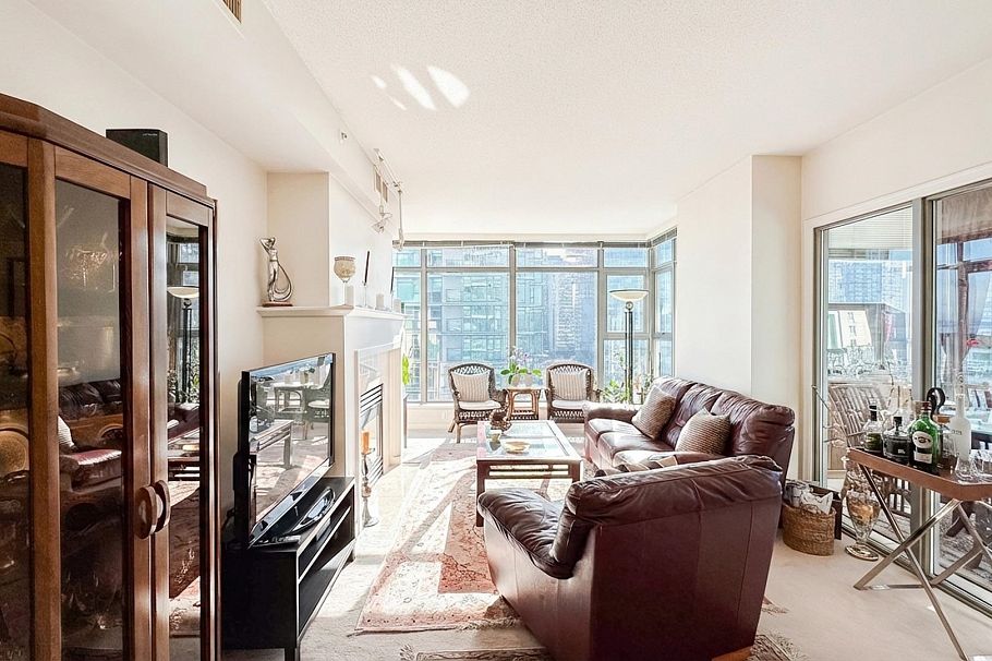 1004 1710 Bayshore Drive Vancouver, BC - 4