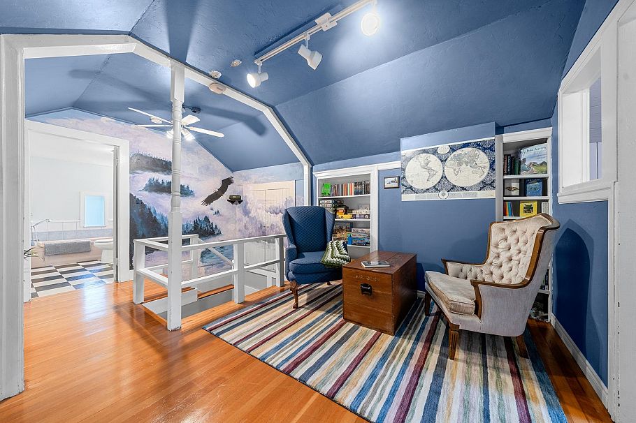 163 E Kings Road North Vancouver, BC - 24