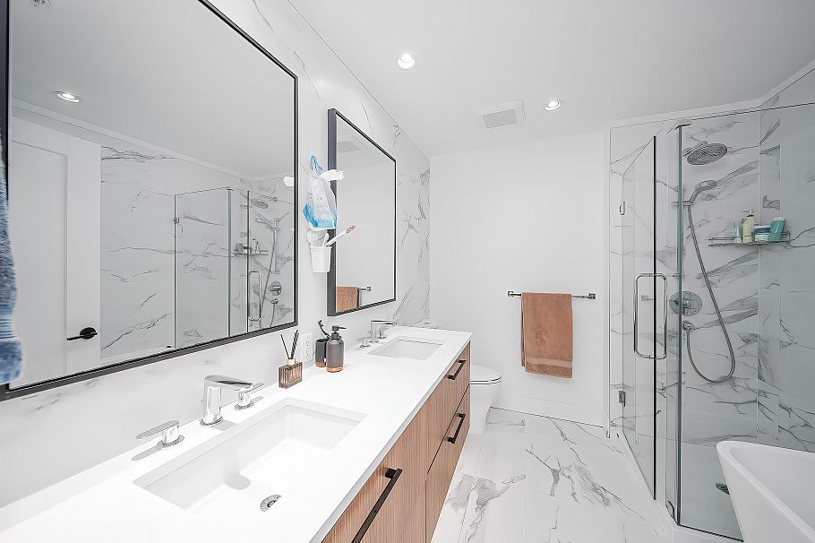 208 6933 Cambie Street Vancouver, BC - 24