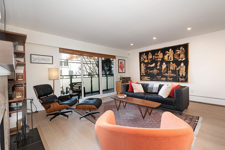 212 2255 York Avenue Vancouver, BC - 5