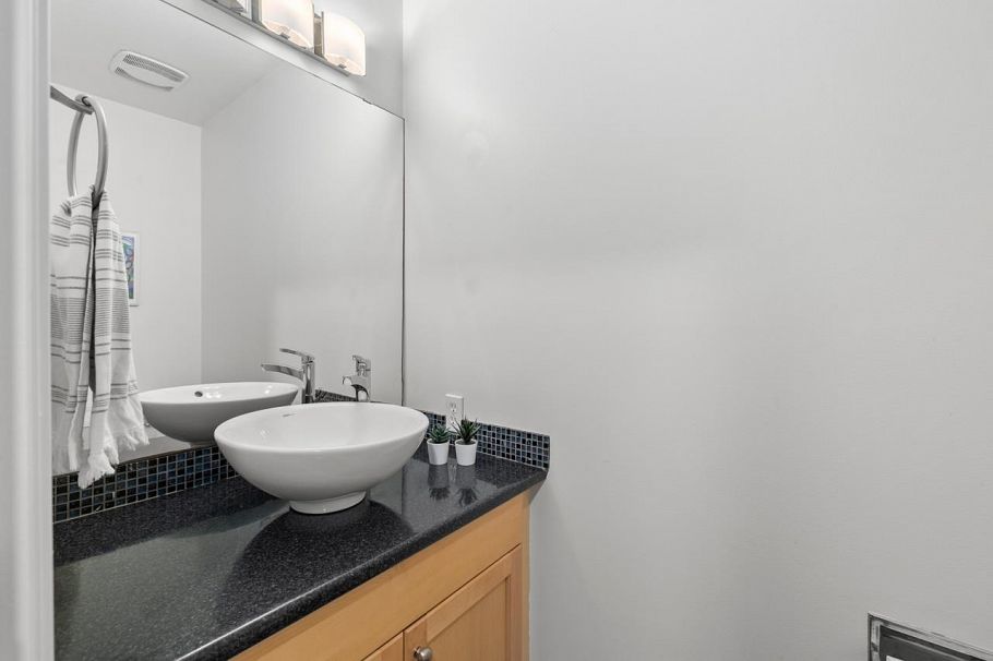 3066 Smith Avenue Burnaby, BC - 12