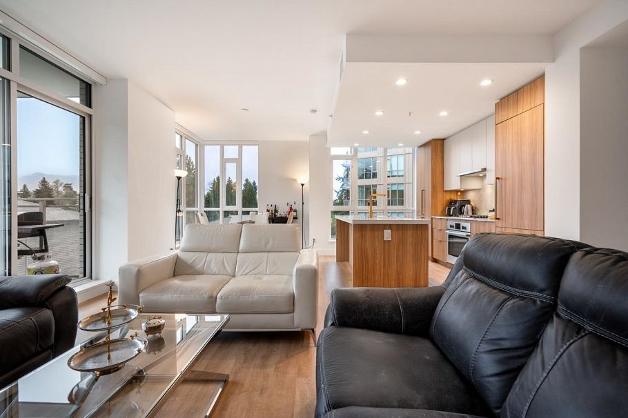 303 2375 Emery Court North Vancouver, BC - 9