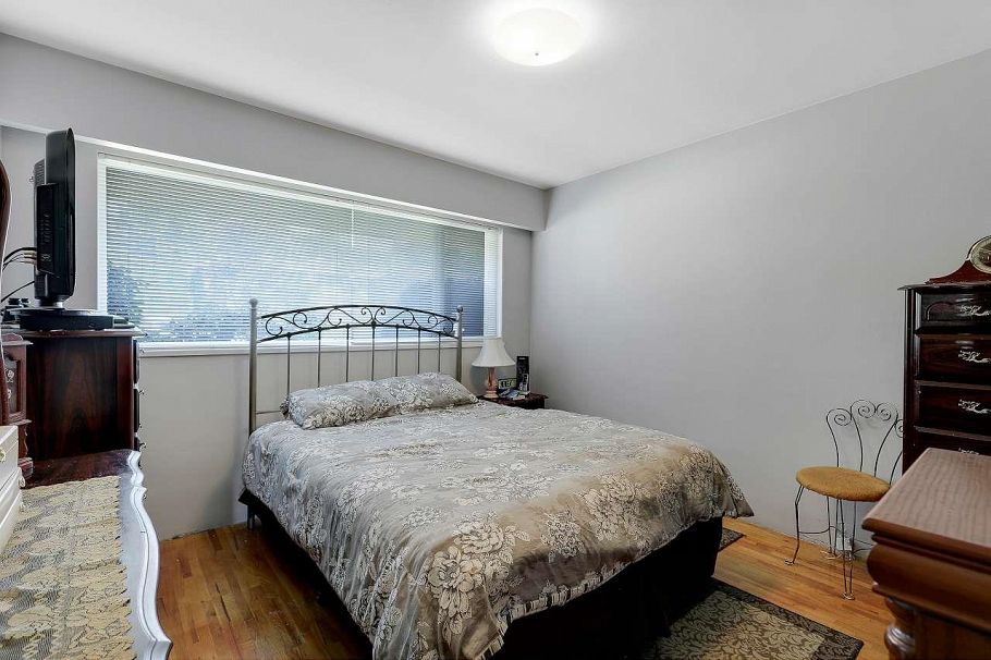 203 E 26th Street North Vancouver, BC - 16