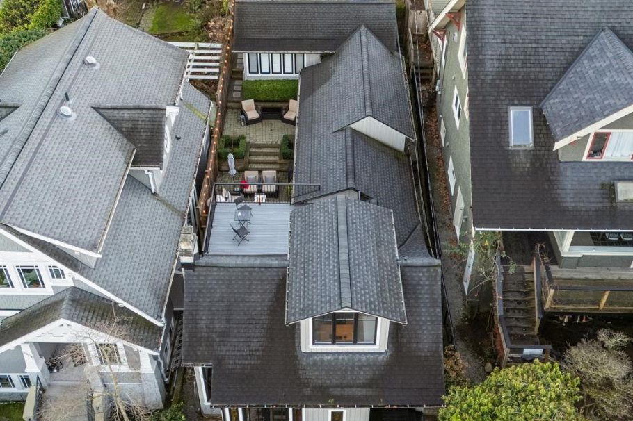 3814 W 11 Avenue Vancouver, BC - 24