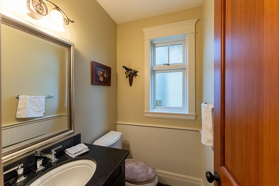 3939 W 14th Avenue Vancouver, BC - 11