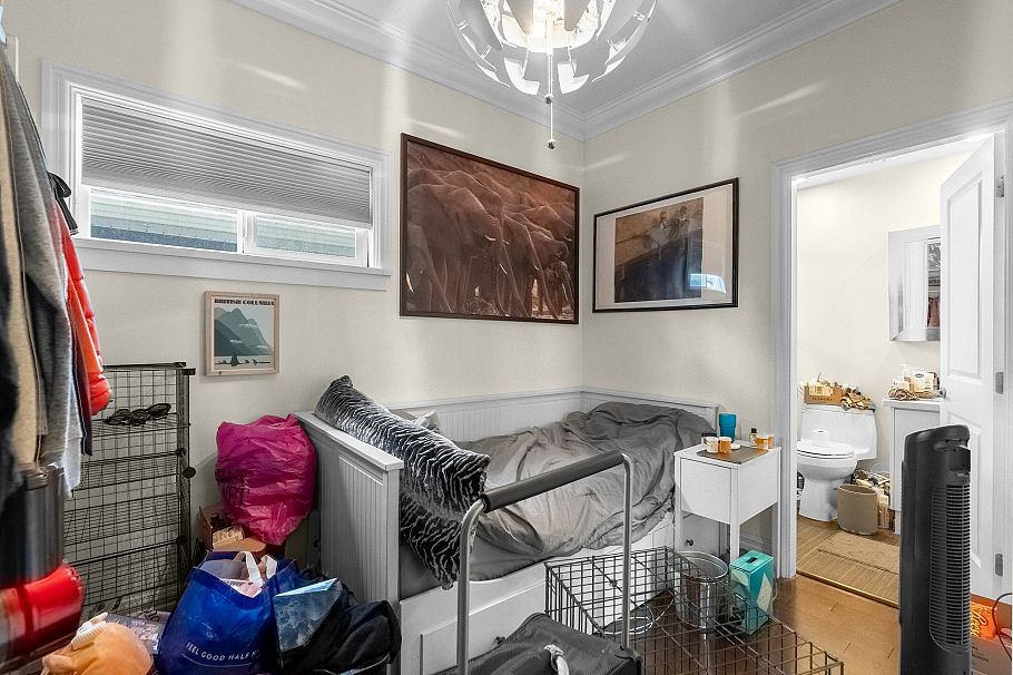 324 E 24th Street North Vancouver, BC - 16