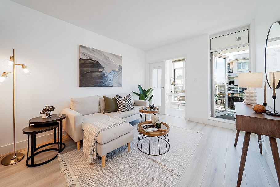 607 2228 W Broadway Vancouver, BC - 2