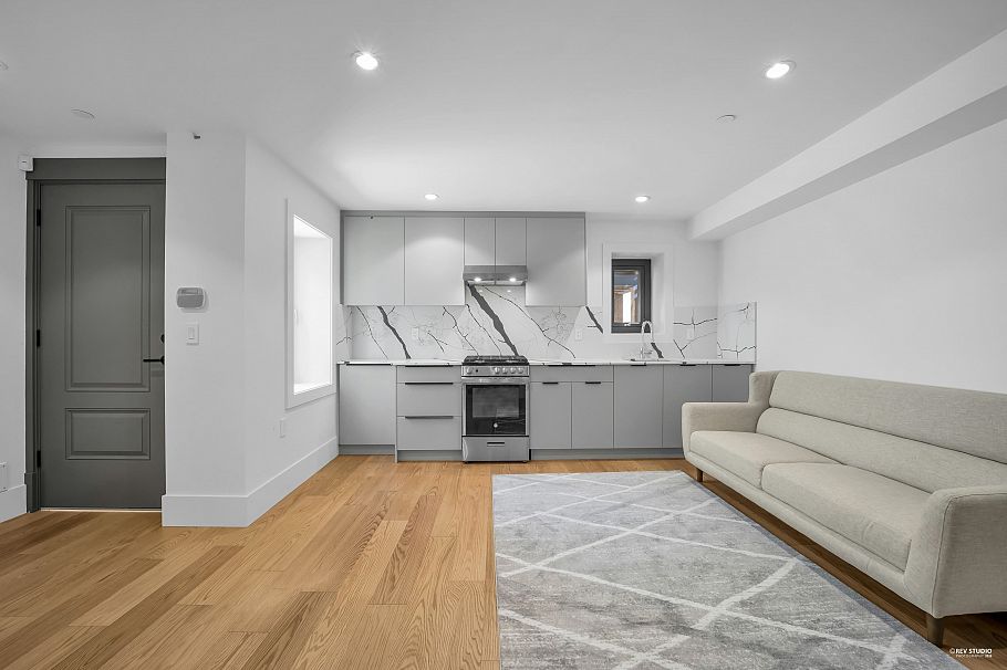 1 1722 W 68th Avenue Vancouver, BC - 14