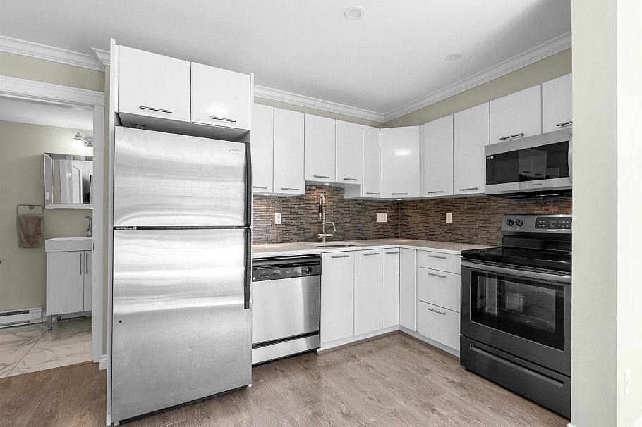 999 W 20th Avenue Vancouver, BC - 5