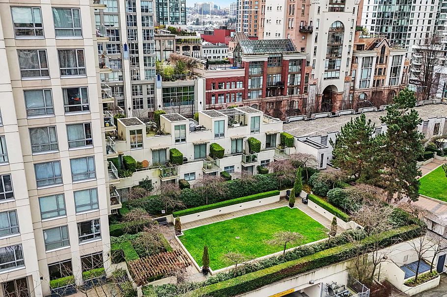 1237 Richards Street Vancouver, BC - 18