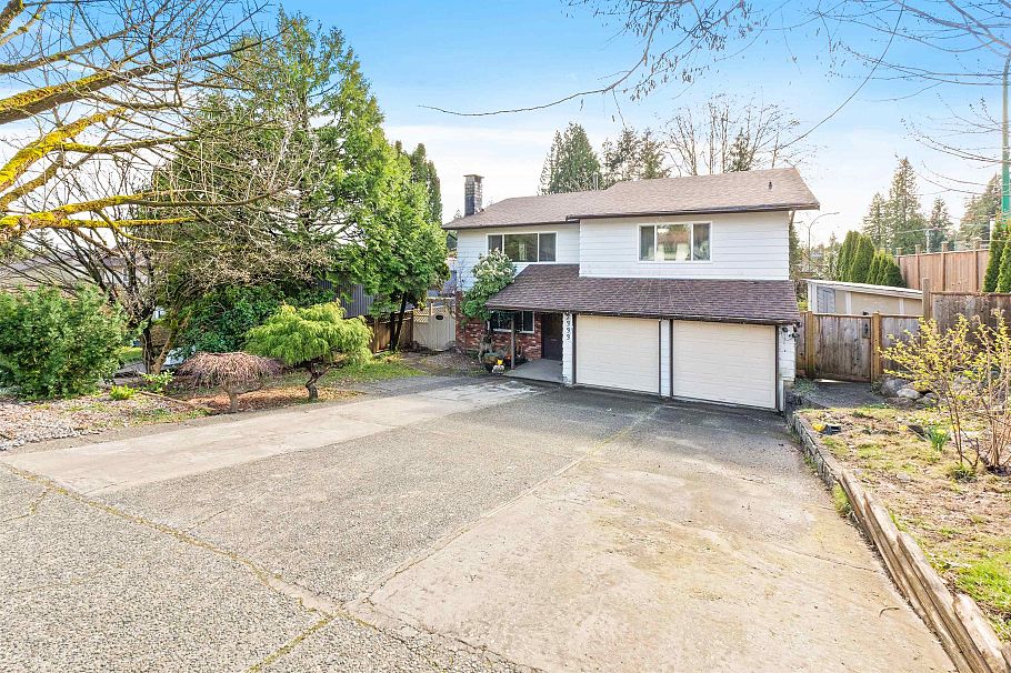 2333 Kirkstone Road North Vancouver, BC - 3