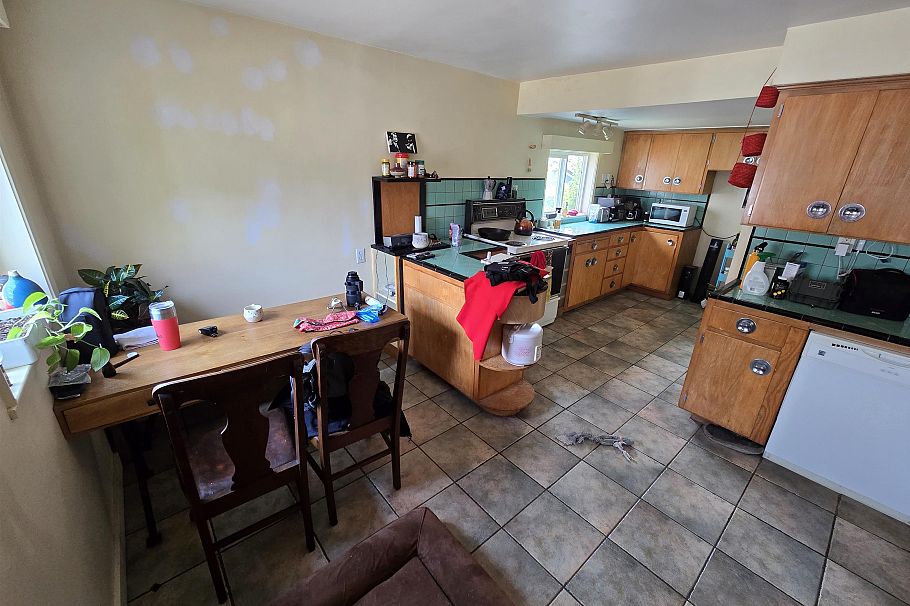 4212 Perry Street Vancouver, BC - 13