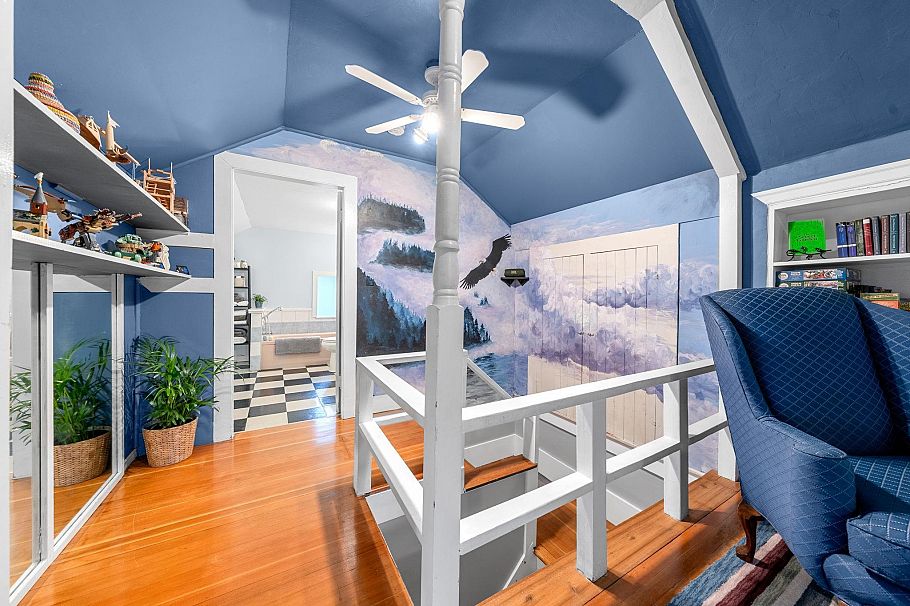 163 E Kings Road North Vancouver, BC - 26