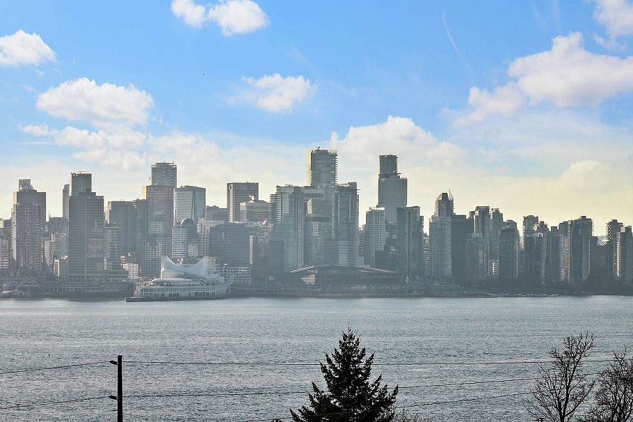 27 533 E 3rd Street North Vancouver, BC - 27