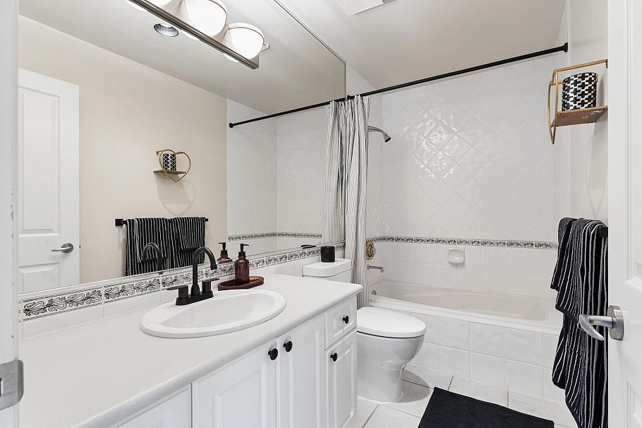 5 1550 Larkhall Crescent North Vancouver, BC - 26