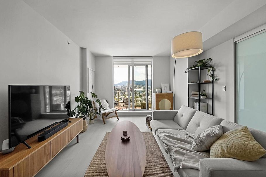 1911 285 E 10th Avenue Vancouver, BC - 3