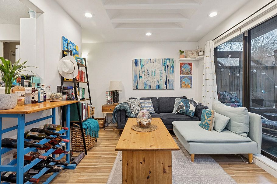 107 350 E 5th Avenue Vancouver, BC - 2