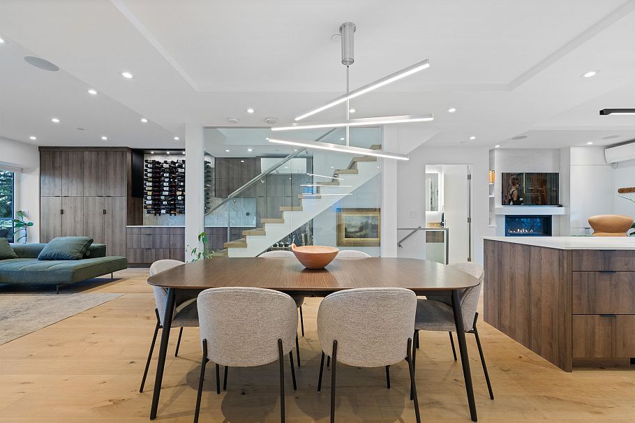 2142 W 1st Avenue Vancouver, BC - 9