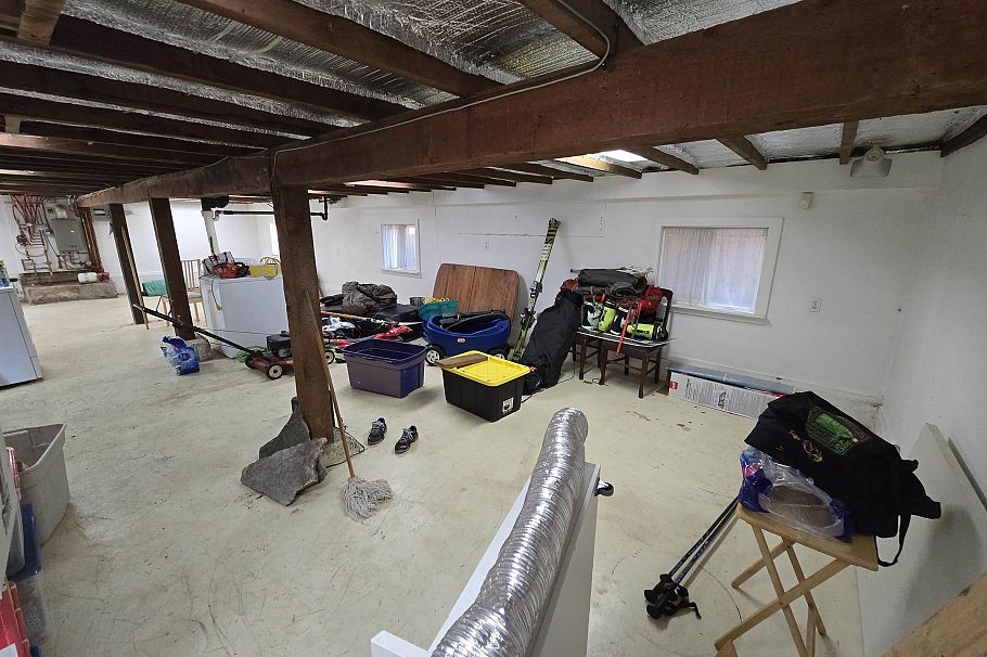 4212 Perry Street Vancouver, BC - 21