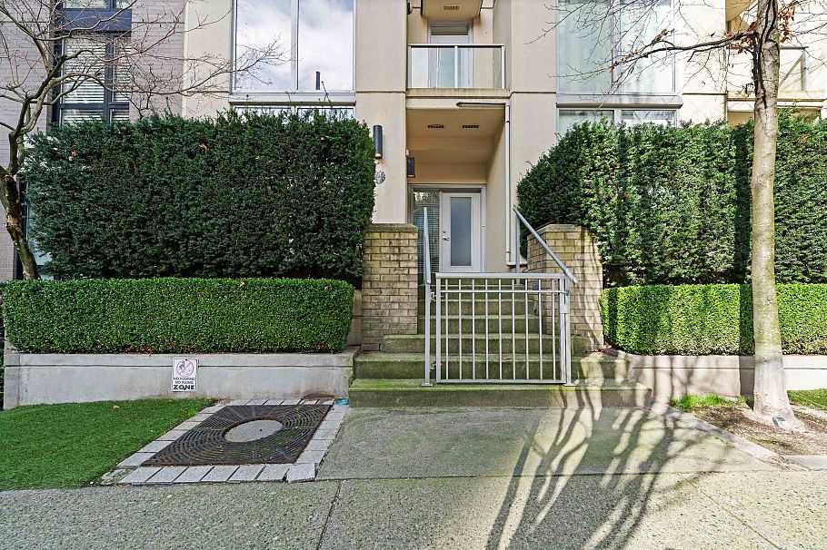 1237 Richards Street Vancouver, BC - 16