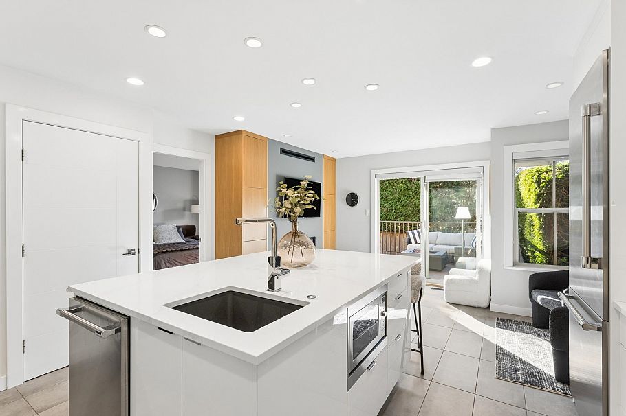 5 1550 Larkhall Crescent North Vancouver, BC - 12