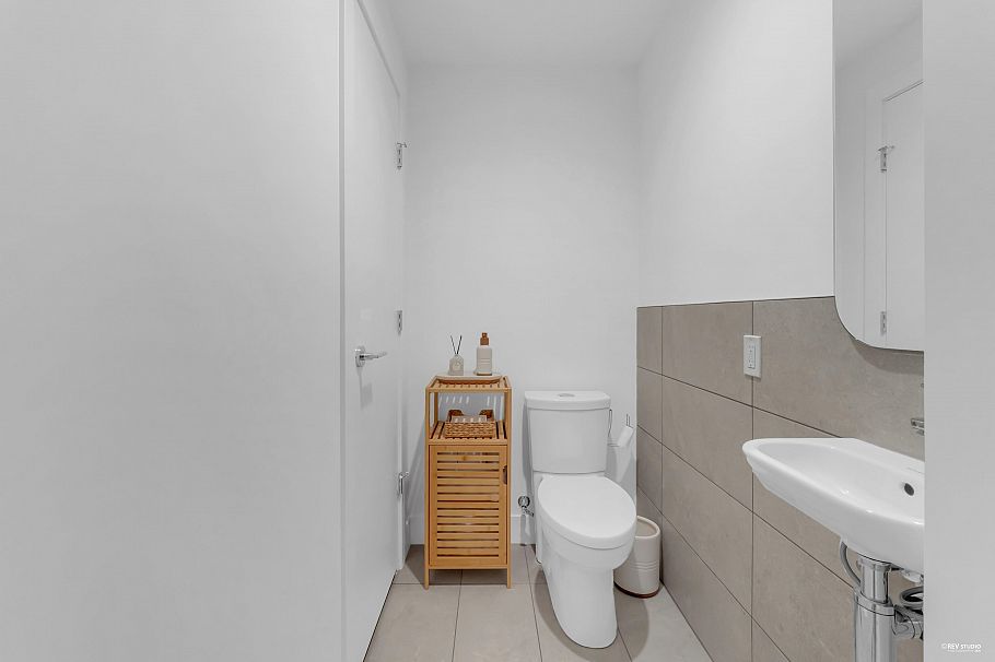 1101 2325 Emery Court North Vancouver, BC - 20