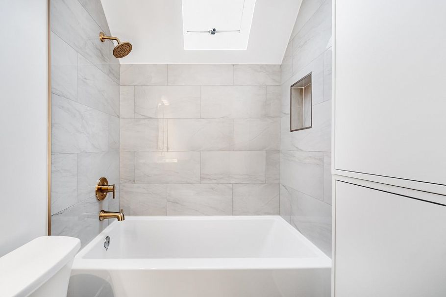 1407 Pendrell Street Vancouver, BC - 9