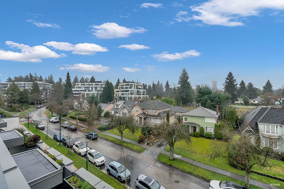 659 W 30th Avenue Vancouver, BC - 35