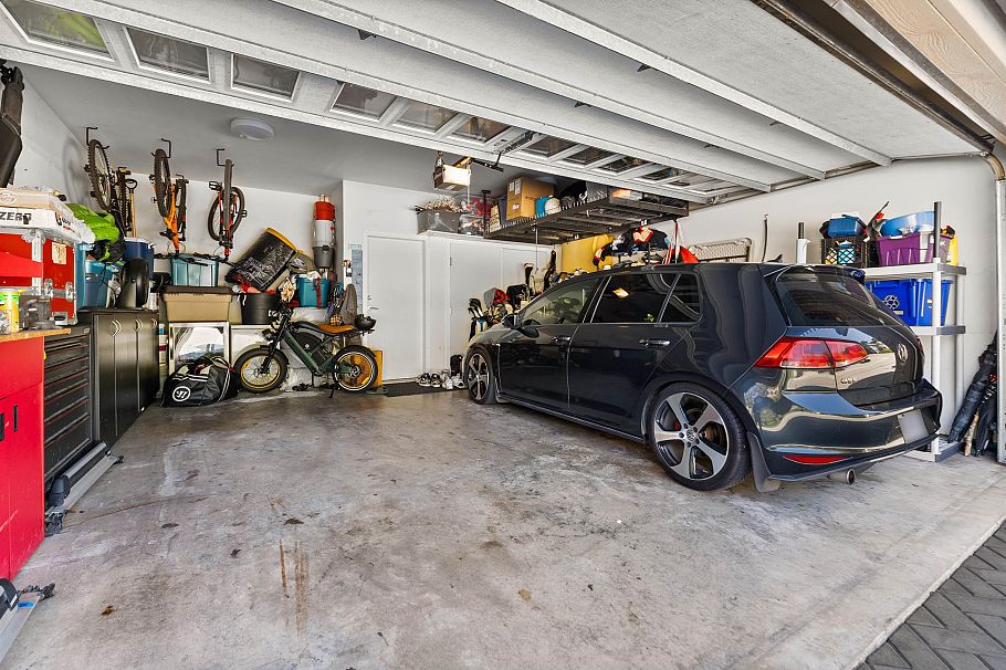 41 3639 Aldercrest Drive North Vancouver, BC - 32