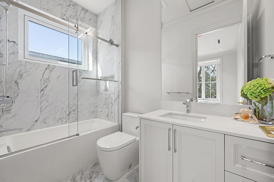 3581 W 19th Avenue Vancouver, BC - 13