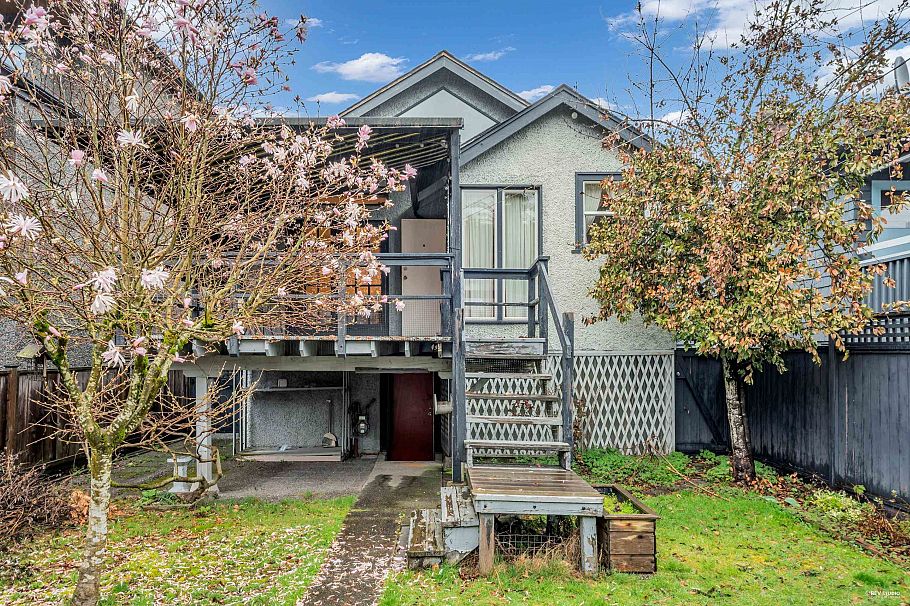 3174 W 10th Avenue Vancouver, BC - 24