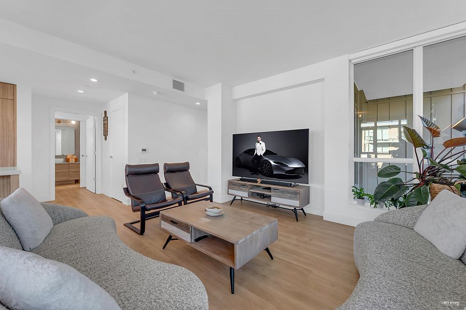 1101 2325 Emery Court North Vancouver, BC - 4