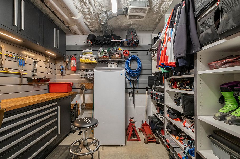 111 747 E 3rd Street North Vancouver, BC - 30