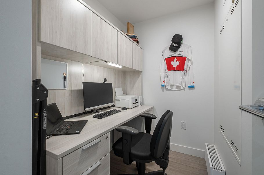 111 747 E 3rd Street North Vancouver, BC - 17