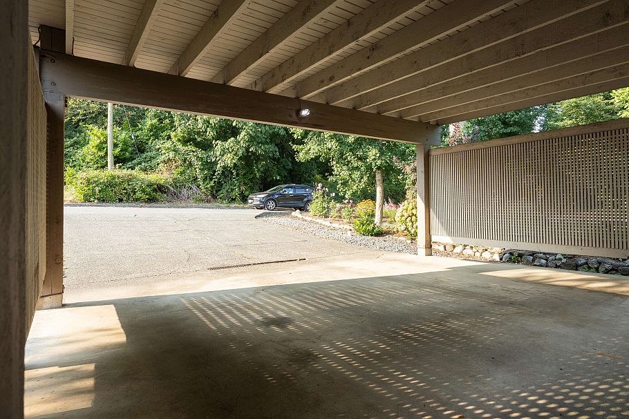 1063 Whitchurch Street North Vancouver, BC - 32